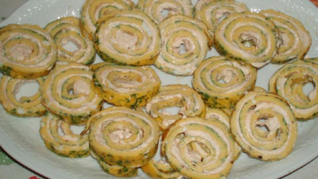 Ricetta stuzzichini: girelle multicolori | ButtaLaPasta - buttalapasta.it