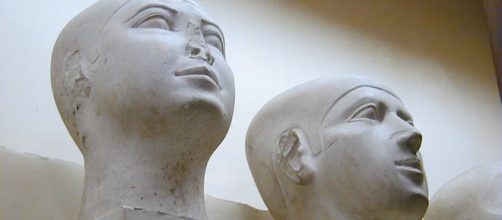 Cabezas de reserva. Dinast&iacute;a IV, Reino Antiguo. Museo egipcio del Cairo.