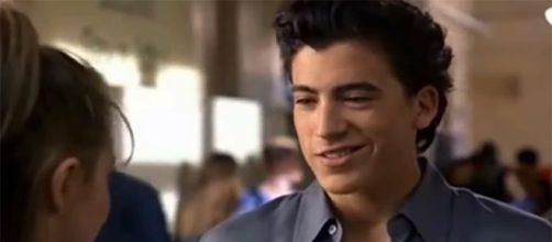 Here are some of the most popular heartthrobs from the '90s. [Image source: Clevver News/YouTube]