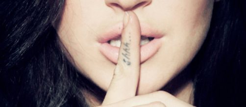 Los expertos han demostrado que hay algunas mentiras comunes que algunas mujeres les dicen a los hombres.