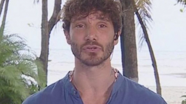 Gossip: Stefano De Martino offende Franco Terlizzi e il web insorge.