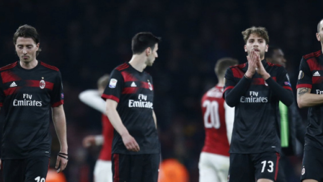 Il Milan esce dal campo dell'Emirates sconfitto - Foto di acmilan.com