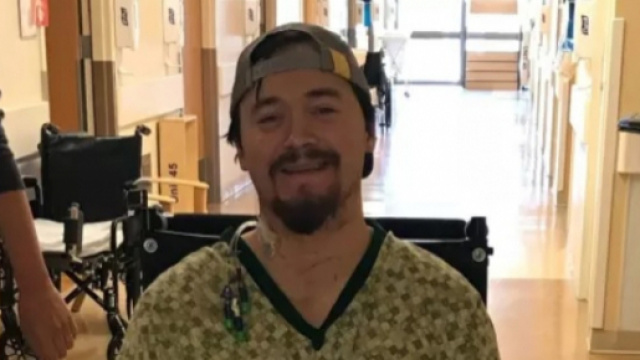 Un ragazzo &egrave; stato ferito gravemente dalla fidanzata con una katana per motivi shock