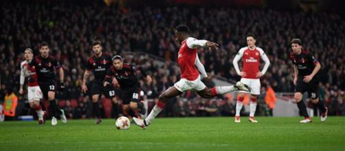 Danny Welbeck scores against AC Milan(Europa League Facebook)