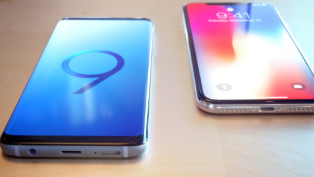 Samsung Galaxy S8 e Apple iPhone X a confronto