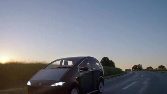 Sion: auto elettrica e solare, disponibile anche in Italia