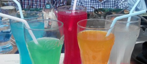Cold drinks and straws (Image credit &ndash; Dharmadhyaksha, Wikimedia Commons)