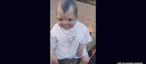 Explicaci&oacute;n de mu&ntilde;eco que sigue con la mirada I Foto de YouTube