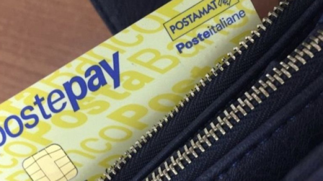 PostePay, tanti clienti truffati: ecco come difendersi