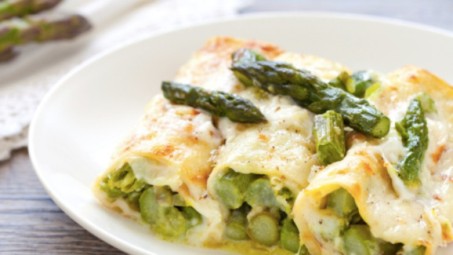 Ricetta Crepes agli asparagi. foto - cucchiaio.it