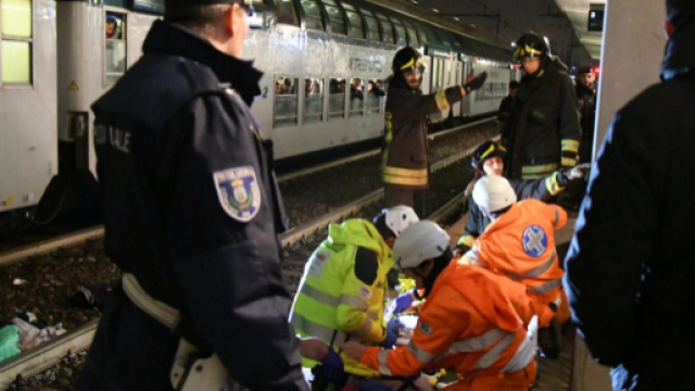 Calabria, attraversa i binari ma viene travolto da un treno. (Foto di repertorio)