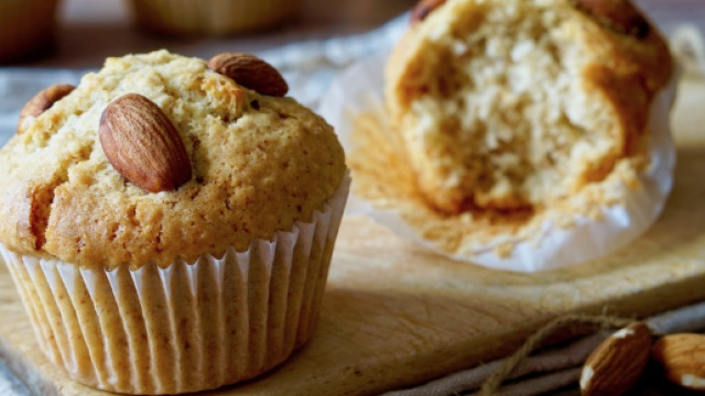 muffin alle mandorle appena sfornati