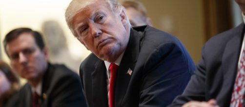 Anuncio de aranceles al acero y aluminio genera desplome en Wall ... - voanoticias.com