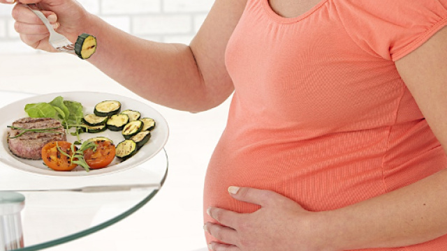 Dieta vegetariana in gravidanza? Meglio evitare