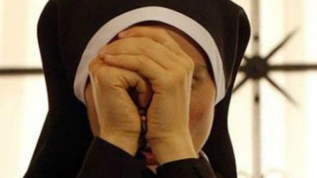 Suore trattate come schiave dai sacerdoti