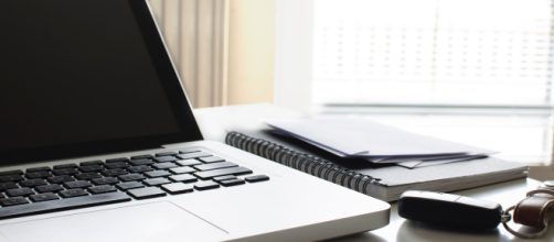 If writing was easy, it wouldn't be so beautiful. Getting distracted isn't the death of your story. [image via pexels.com]