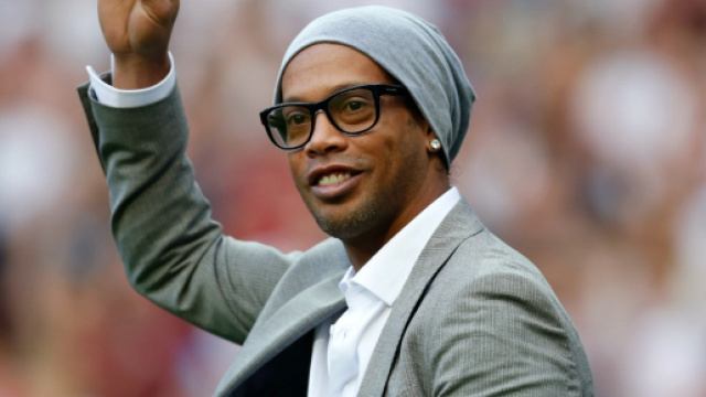 En t&ecirc;te-&agrave;-t&ecirc;te avec Ronaldinho - Football 365 - football365.fr