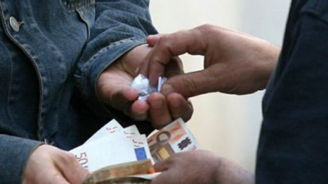 Torino: Davide Lorenzetti spara alla gamba di uno spacciatore senegalese