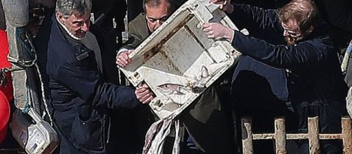 Brexiteers dump fish in Thames to protest at EU deal ... - silkroadgazette.com