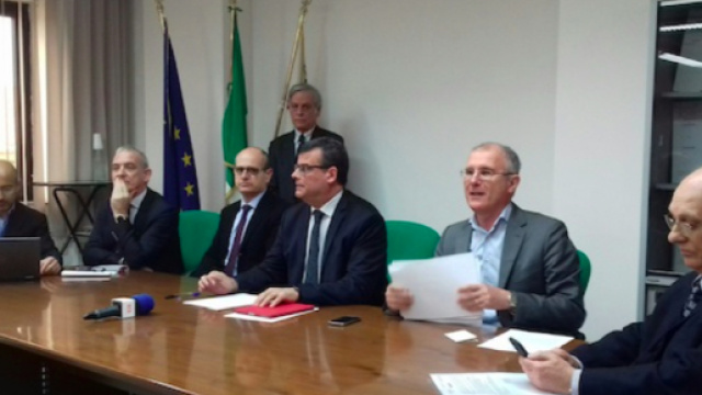 L'assessore Arru, con gli esperti, per spiegare la situazione sulla meningite in Sardegna