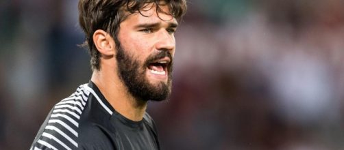 Alisson tiene varios pretendientes