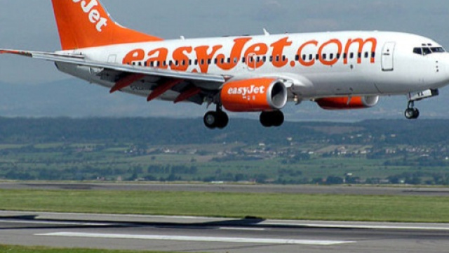 Due piloti easyJet sospesi dalla compagnia