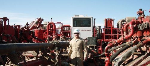 Fracking - Image credit - By Joshua Doubek (Own work) | Wikimedia Commons