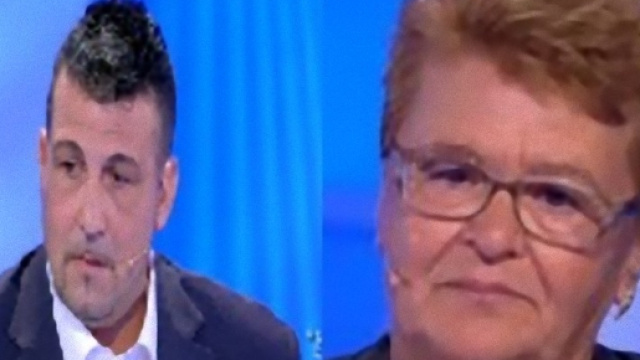 C'&egrave; posta per te, Anna rinnega Sinibaldo.
