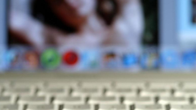 Ricatti sessuali via web, arrestati 23 marocchini