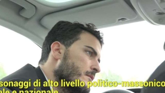 David Rossi, parla ex gigol&ograve;: "Ho partecipato a festini con magistrati, dirigenti"