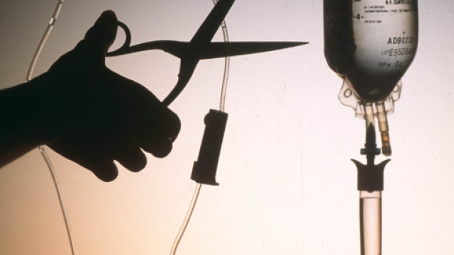 La &laquo;polvere dell'eutanasia&raquo; fa la prima vittima: &egrave; una 19enne