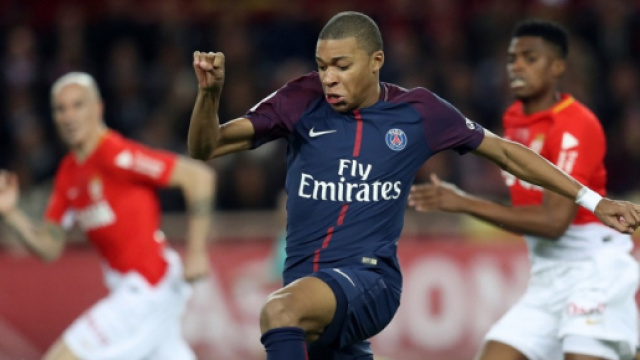 L'ancien Mon&eacute;gasque, Kylian Mbapp&eacute;, est le nouveau fer de lance de l'attaque parisienne. (bfmtv.com)