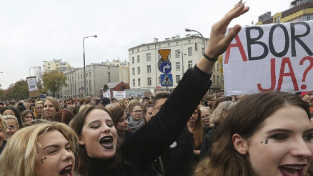 Polonia: il Parlamento respinge il divieto di aborto. Vince la ... - theuniversal.it