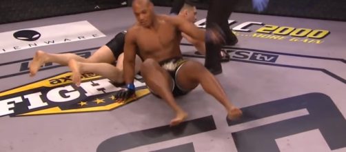 Drew Chatman qins his debut fight and then gets DQ'ed for his celebration [Image via AXS TV Fights / YouTube Screencap]