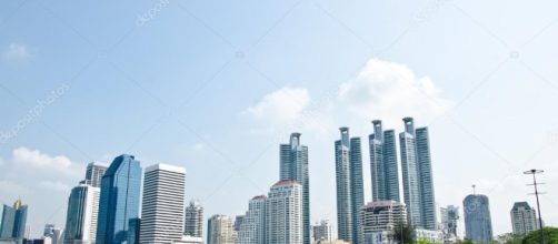 los edificios de gran altura &mdash; Foto de stock &copy; chatchai #12509739 - depositphotos.com