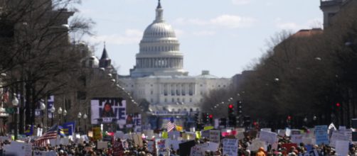 Paul McCartney y miles de estadounidenses marchan contra la ... - com.mx