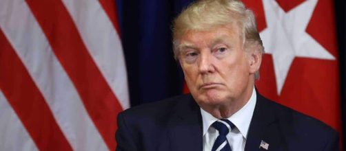 Trump arremete expulsa a diplom&aacute;ticos rusos