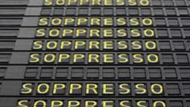 Il tabellone di una stazione ferroviaria