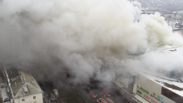 Incendio in un centro commerciale: 64 morti tra cui 41 bambini - avvenire.it