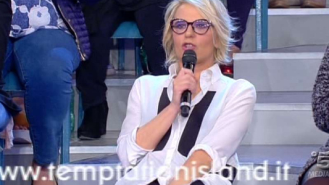Sospeso Uomini e donne di oggi