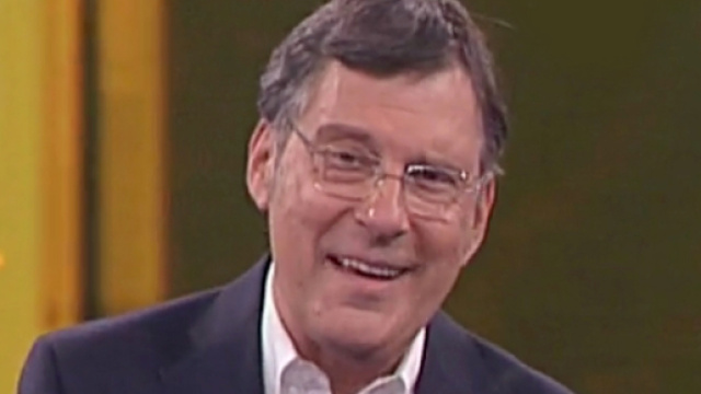 Emozione ed applausi per il ritorno di Frizzi all'Eredit&agrave; - Video ... - rainews.it