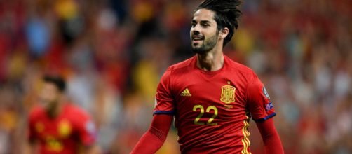 Isco marca un hat-trick con Espa&ntilde;a