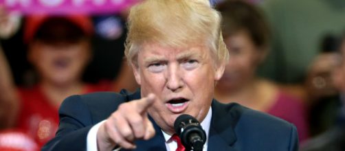 Trump calls Amazon&rsquo;s contract with the USPS a 'scam.' [image source: Gage Skidmore/Flickr]