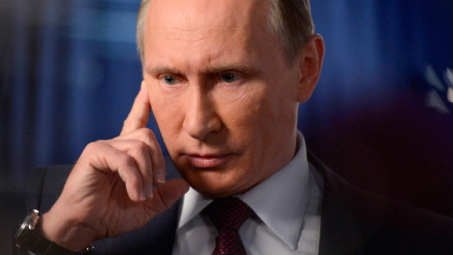 Il popolo russo scende in piazza.