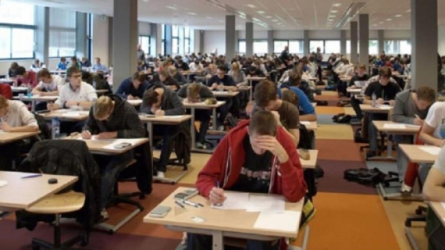 Concorsi MIUR per 253 amministrativi - MEF per 80 collaboratori: come candidarsi