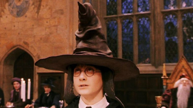 Professoressa bolognese utilizza il cappello parlante di Harry Potter come metodo didattico