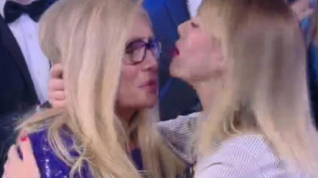 L'Isola dei Famosi: Mara Venier umilia Alessia Marcuzzi