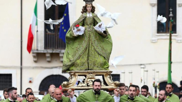 Madonna che scappa a Sulmona - abruzzotips.com