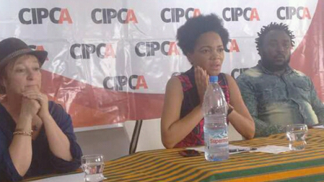 Panel avec la directrice madame Ecot Ayissi et les deux premiers exposants