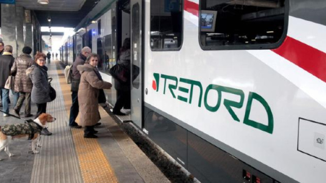 Convoglio della Trenord in partenza